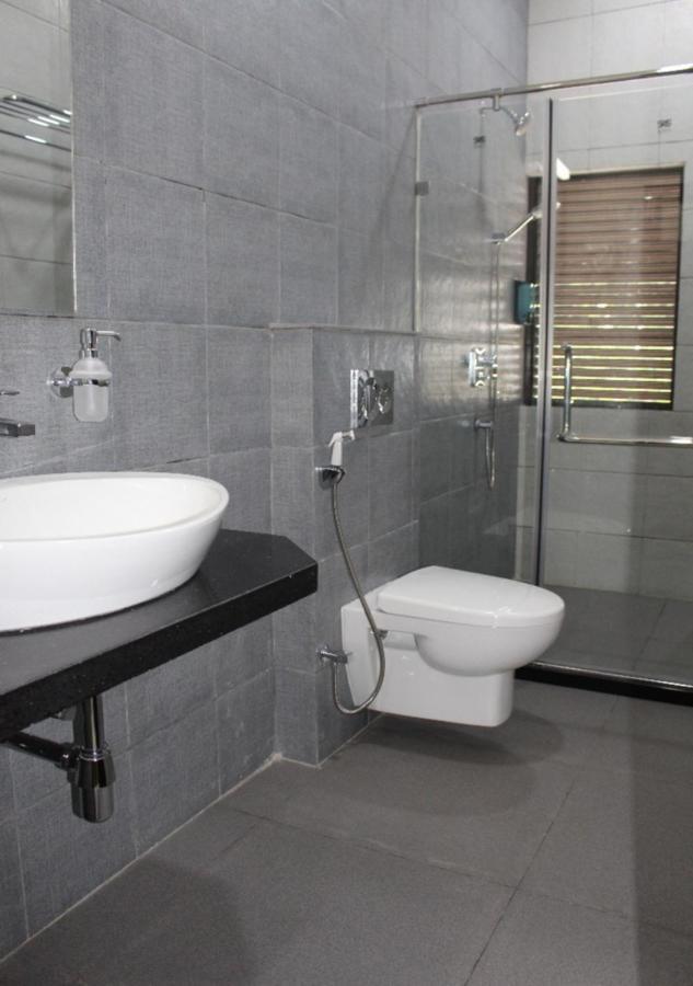 Ixoras Hotel Kinshasa Esterno foto