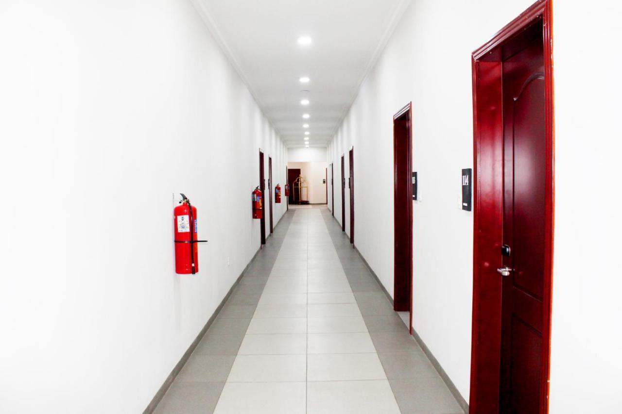 Ixoras Hotel Kinshasa Esterno foto
