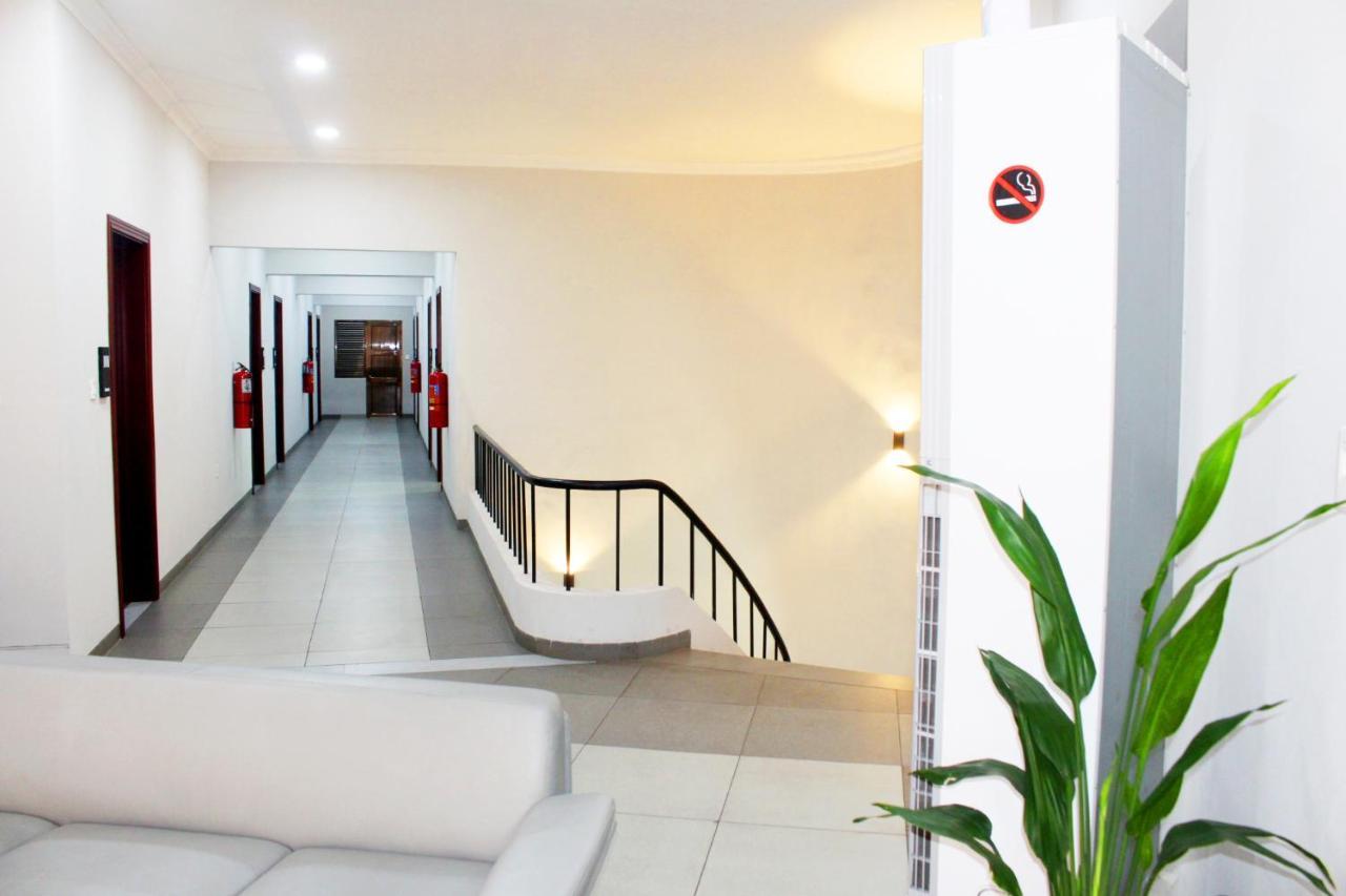 Ixoras Hotel Kinshasa Esterno foto