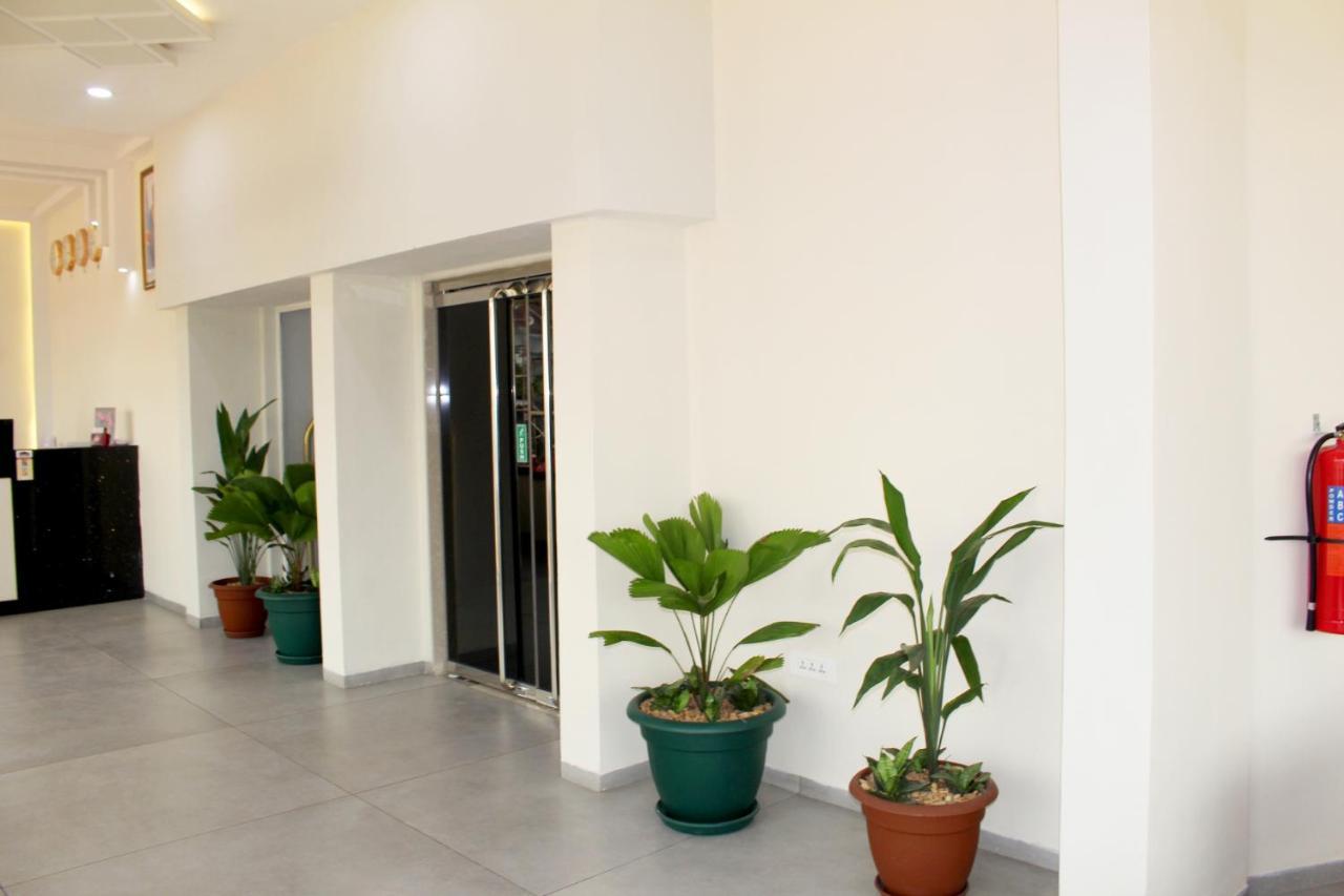 Ixoras Hotel Kinshasa Esterno foto