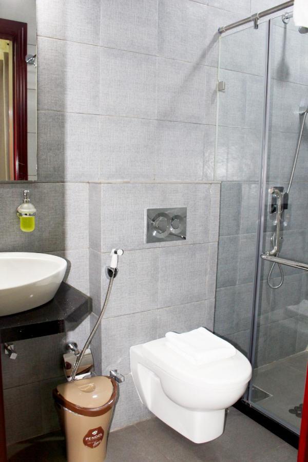 Ixoras Hotel Kinshasa Esterno foto