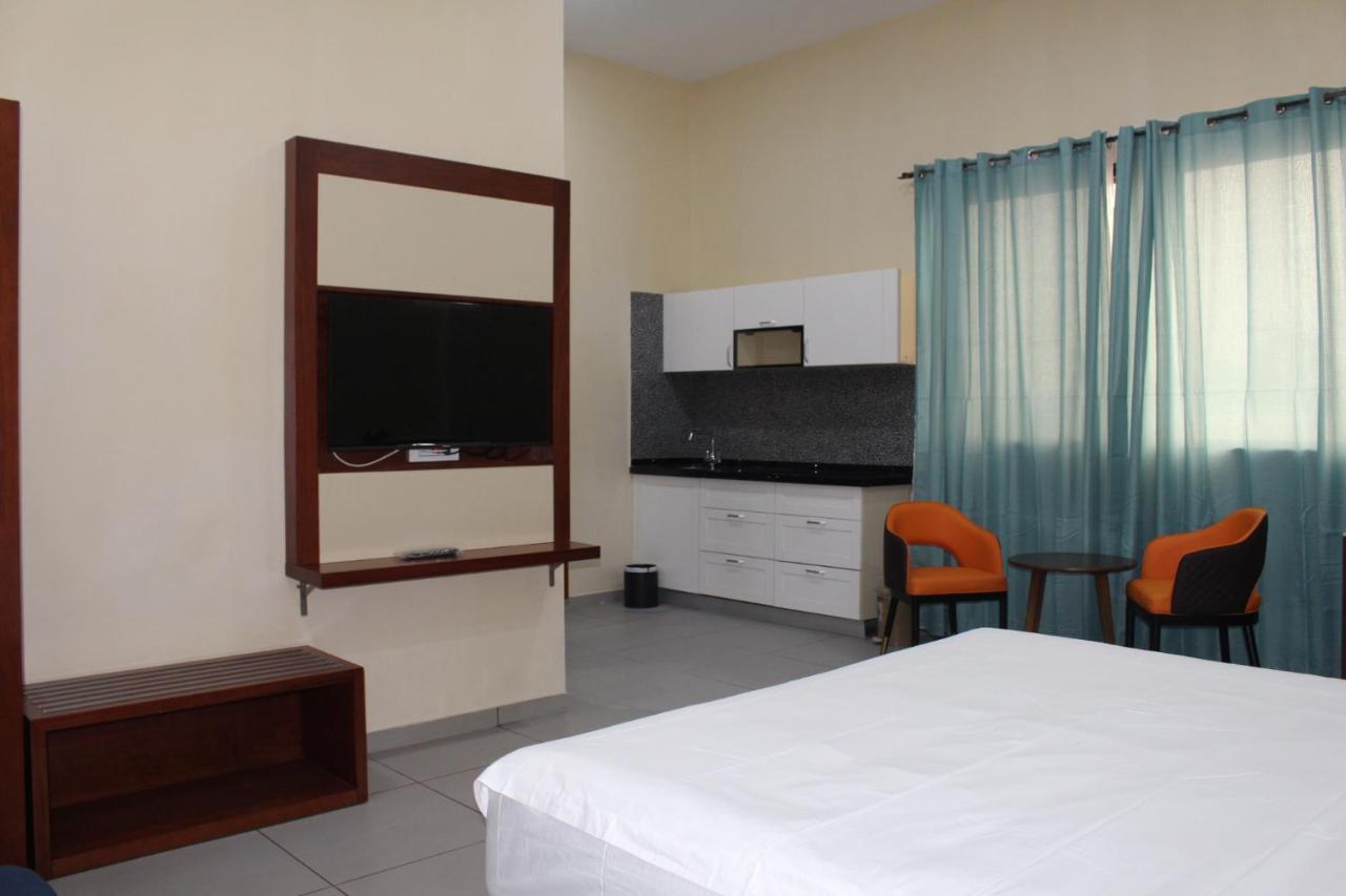 Ixoras Hotel Kinshasa Esterno foto